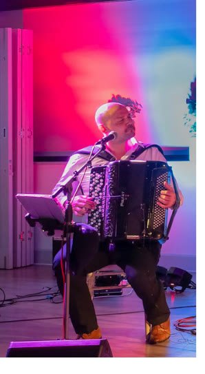 Jérémy Lohier à l'accordéon en concert